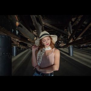 Meet your Posher, Caitlin